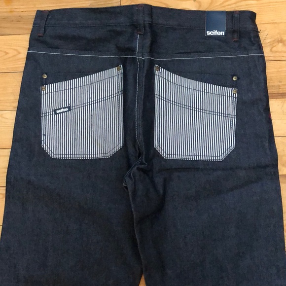 Jeans - Picture 4 of 5